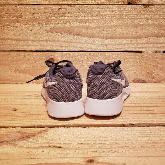 Nike Tanjun AR1903-001 SE Running Womens Shoes - Picture 4 of 5